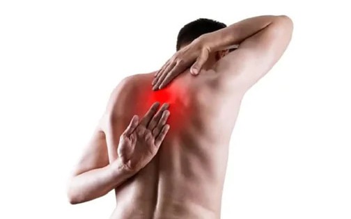 گرفتگی عضلات پشت کتف چه تاثیری بر افراد دارد؟